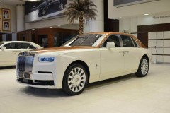 Rolls-Royce Phantom 2018 phối màu đặc biệt toả sáng ở Abu Dhabi