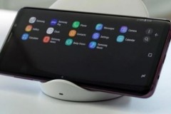 Giao diện màn hình chính của Galaxy S9 cũng hỗ trợ xoay ngang tự nhiên