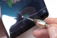 Thử độ bền của Vivo X20 Plus UD – Liệu vân tay dưới màn hình có hoạt động khi màn hình bị xước?