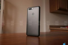 BLU VIVO X: Thiết kế đẹp mắt đi kèm thông số kỹ thuật khá ổn