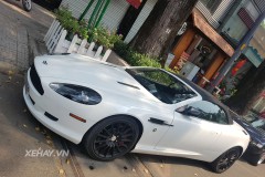Tóm gọn Aston Martin DB9 Volante của đại gia Cafe trên phố ngày đầu năm