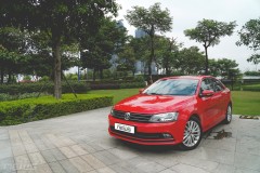 Volkswagen Jetta: Đơn giản nhưng cứng cáp, sức mạnh vừa đủ