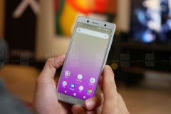 Trên tay Sony Xperia XZ2 Compact: "Quái vật tí hon" của làng Android