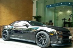Bắt gặp Chevrolet Camaro ZL1 đầy cơ bắp xuống phố