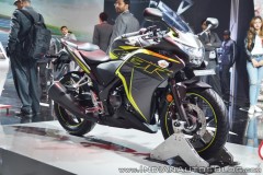 Honda CBR 250R 2018 có giá 57 triệu đồng tại Ấn Độ
