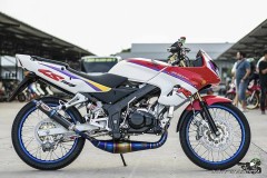 Honda LS125 độ đẹp vi diệu dưới góc ảnh xóa phông đầy nghệ thuật