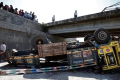 Lật xe đám cưới tại Ấn Độ, 30 người thiệt mạng