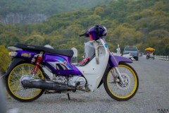 Cub Fi độ mang sắc tím chung tình đắm mình bên khung cảnh núi non