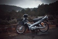 Sirius 110 độ hai trợ lực bao chống sàn lắc trên mọi cung bậc tốc độ