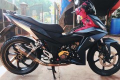 Winner 150 độ dàn chân một gắp to lớn đầy hầm hố