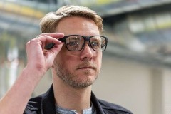 Intel đóng cửa bộ phận phát triển kính thông minh và thiết bị theo dõi sức khỏe