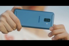Galaxy A6 phiên bản màu xanh xuất hiện trong MV của Erik