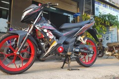 Ngắm Sonic 150r độ dàn đồ chơi “hàng hiệu"