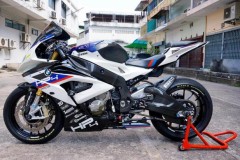 BMW S1000RR lột xác ngoạn mục qua tem đấu HP4