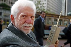 Cuộc điện thoại di động đầu tiên ra đời như thế nào?