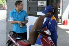 Giá xăng tăng mạnh sau nhiều tháng ổn định, lên gần 19.000 đồng/lít