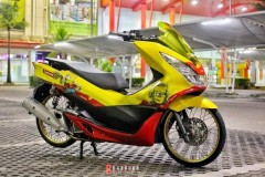 PCX 150 độ gây ấn tượng người xem với bộ cánh Supreme