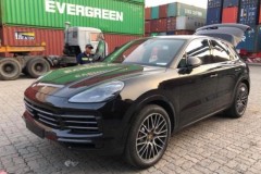 Porsche Cayenne S 2018 nhập khẩu tư nhân đầu tiên cập bến Việt Nam