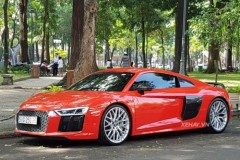 Audi R8 V10 Plus từng của Đông Nhi bị bắt gặp xuống phố cuối tuần