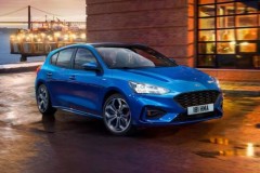 Ford Focus đã được vén màn với màu sắc tươi đẹp, thân xe tinh chỉnh và nội thất hiện đại