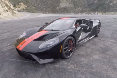 Ford GT trình diễn cội nguồn sức mạnh của mình trên những hẻm núi ở California