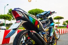 Winner 150 độ mang vẻ đẹp táo bạo với option đồ chơi chất của biker Long An