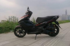 Air Blade 125 độ đơn giản nhưng đầy tính hầm hố