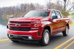 Chevrolet bổ sung động cơ xăng 4 xi-lanh, dung tích 2.7 cho phiên bản LT và RST của Silverado