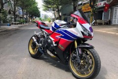 Chiêm ngưỡng dung nhan Honda CBR1000RR HRC độ căng đét