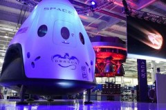 Hé lộ hình ảnh tàu vũ trụ mới sẽ chở du khách lên Mặt trăng