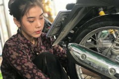 Hình ảnh bóng hồng Thailand hành nghề 'độ xe' gây bão cộng đồng mạng