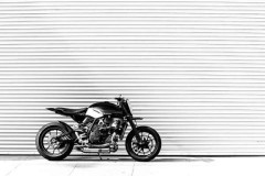 Chiêm ngưỡng KTM RC8 trần trụi theo phong cách đổ điển đến từ Deus