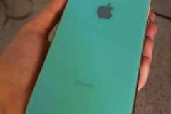 Rò rỉ hình ảnh hai phiên bản iPhone 2018 với màu sắc cực kỳ nổi bật