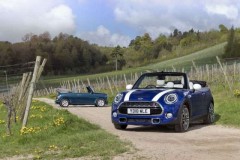 MINI ăn mừng 25 năm của Rover Mini Cabriolet bằng một phiên bản đặc biệt