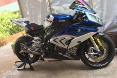 BMW S1000RR bắt mắt hơn nhờ vào loạt phụ kiện đồ chơi cao cấp