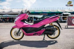 PCX 150 độ - bóng hồng đáng yêu bên option đồ chơi đẳng cấp