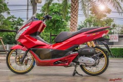 PCX 150 độ mang vẻ đẹp quyến rũ với tone đỏ mạnh mẽ