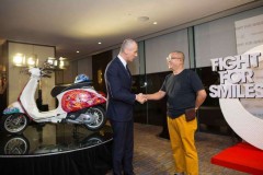 Tác phẩm Vespa Sprint của họa sĩ Lê Kinh Tài đấu giá được 26.000 USD