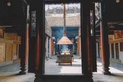 Ngắm vẻ đẹp cổ kính của Chùa Ông qua camera kép của Vivo Y85