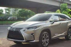 Cận cảnh Lexus - RX350L đầu tiên về Việt Nam với giá bán 4,9 tỷ đồng