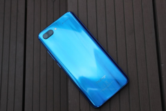 Honor 10 trình làng tại Việt Nam: Màn hình tai thỏ, camera kép, Kirin 970, RAM 6 GB