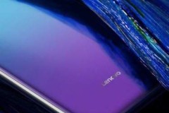 Leonovo Z5 lộ diện mặt sau với màu sắc rất giống với phiên bản aurora của Huawei P20