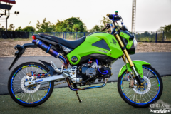 MSX 125 độ - quái vật lùn xanh lá yếu mềm bên bóng hồng Sexy