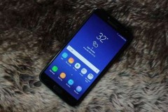 Đánh giá nhanh Galaxy J4 2018: Kiểu dáng hoài cổ, pin rời tiện dụng, Android 8.0