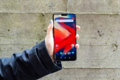 Tính năng mở khóa bằng khuôn mặt trên OnePlus 6 bị lừa bởi một bức ảnh selfie