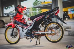 Wave 110 độ giản đơn đầy chất chơi của dân chơi xăm kín lưng