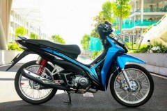 Wave 110 RSX độ xinh xắn khoe dáng bên khu đô thị Quận 2