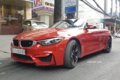 BMW M4 Convertible rực rỡ đầy thu hút trên phố Sài Gòn