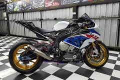 BMW S1000RR vẻ đẹp bóng bẩy cùng trang bị cao cấp