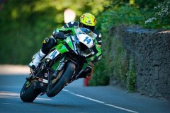 Chiêm ngưỡng bản độ Kawasaki ZX-10RR- BMW S1000RR của Dunlop để tham dự giải đua Isle of Man TT